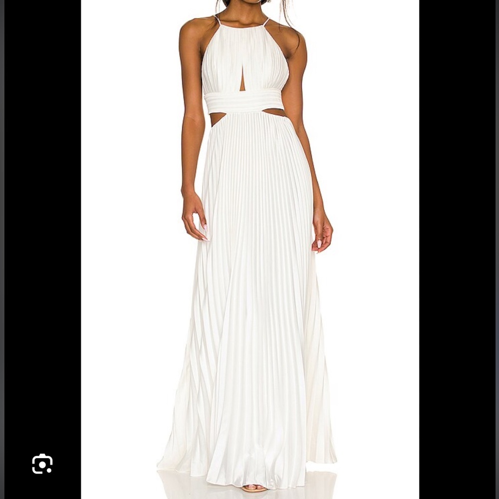 Aiifos white pleated gown